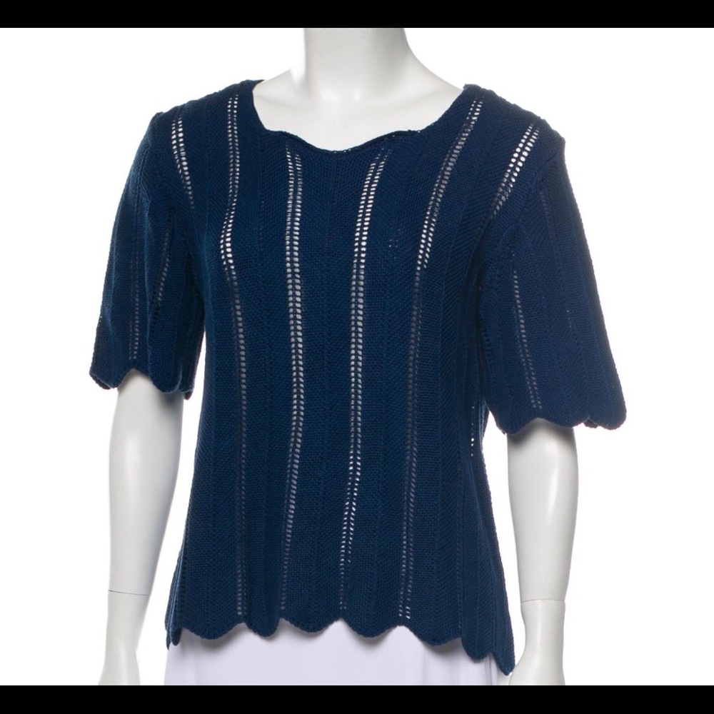 FRAME top scalloped edges